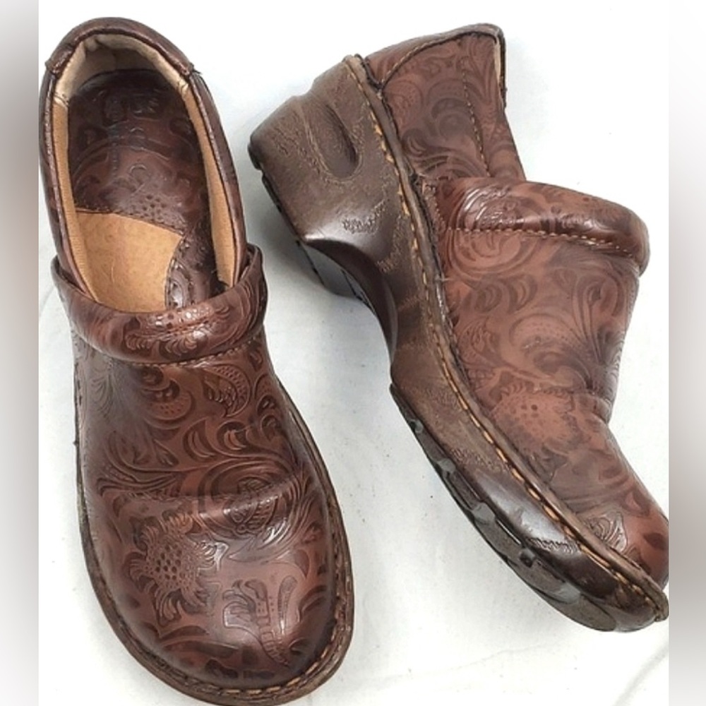BOC Born Concept Clogs Women's Size 9.5 Slip On Brown Embossed Shoes